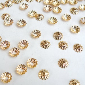 100 Scalloped ribbed bead caps shiny gold plated brass 5.5-6mm A5600FN