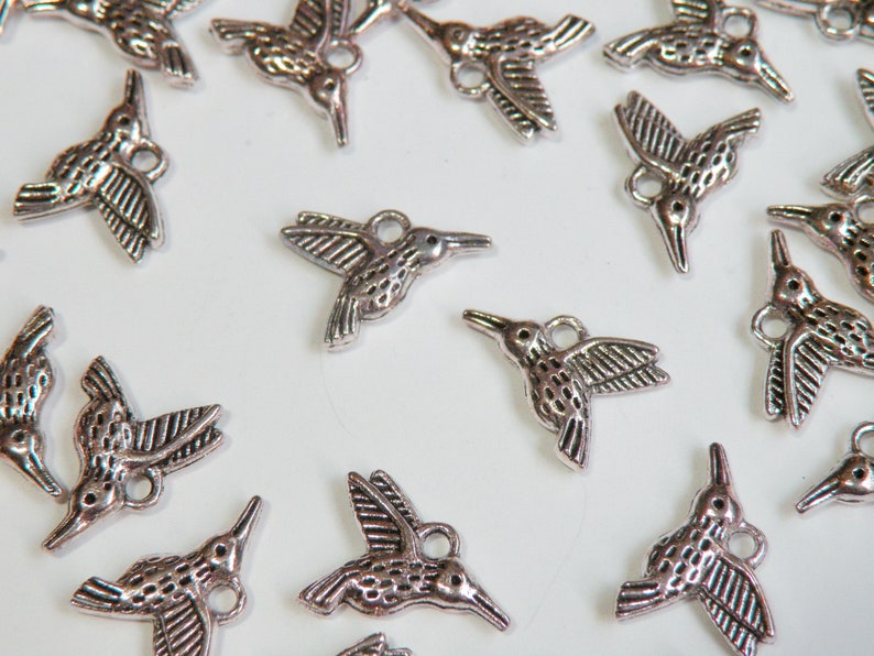 10 Hummingbird Charms antique silver 13x17mm P1096 image 1