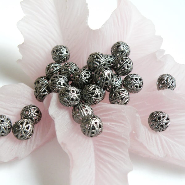 10 Filigree round spacer beads antique silver plated brass 8mm 8245MB