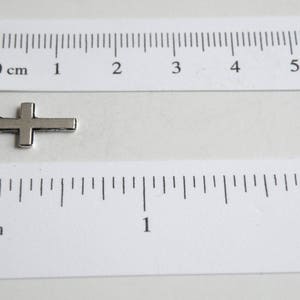 20 Simple cross charms antique silver 15x8mm 8759FX image 2