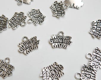 10 World's Greatest Mom charms antique silver 12x14mm PS058