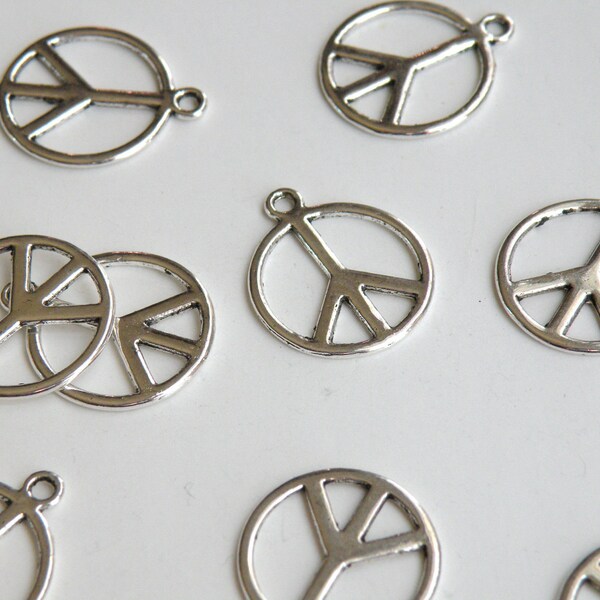 10 Peace sign hippie groovy charms antique silver 18x21mm PK67-AS