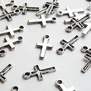 20 Simple cross charms antique silver 15x8mm 8759FX image 1