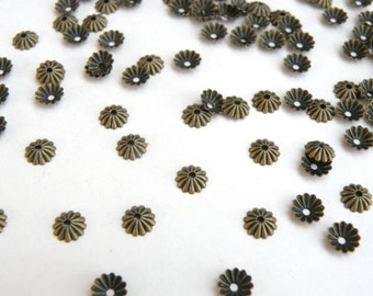 100 Scalloped ribbed bead caps antique bronze antique brass 5.5-6mm A5603FN