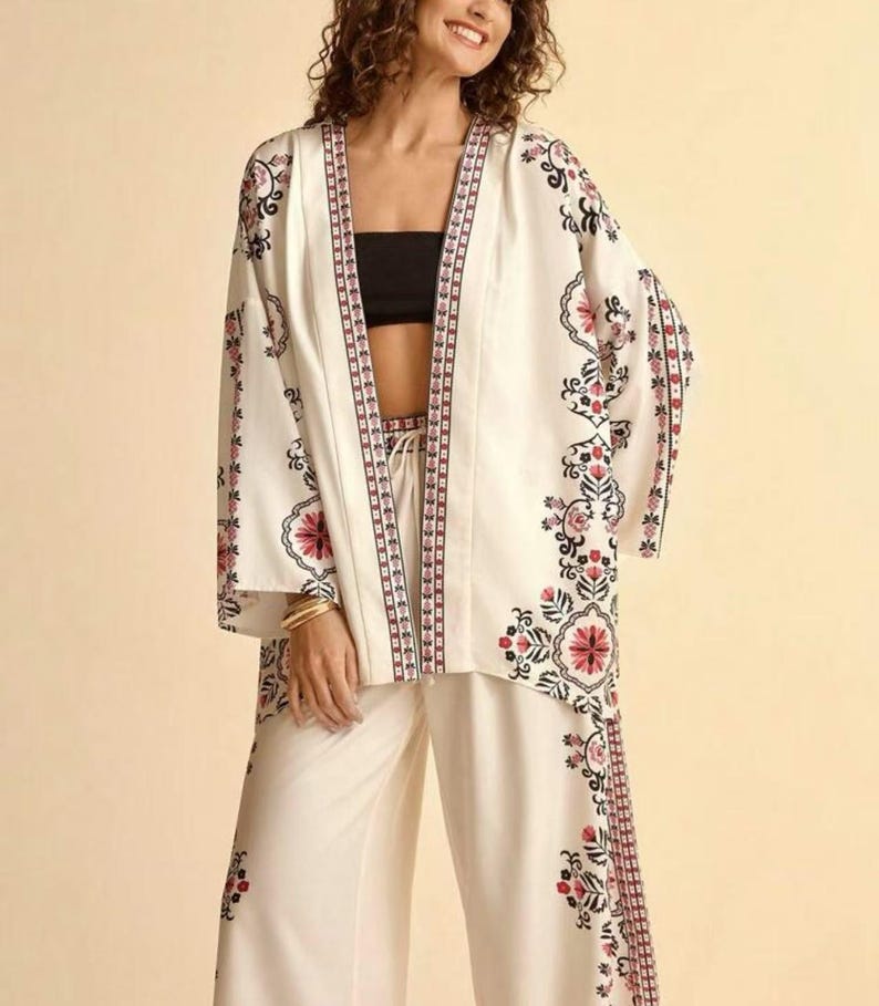 Boho mönstrad kimonokofta med vida byxor | 2-delad blommig loungeoutfit för kvinnor Beige