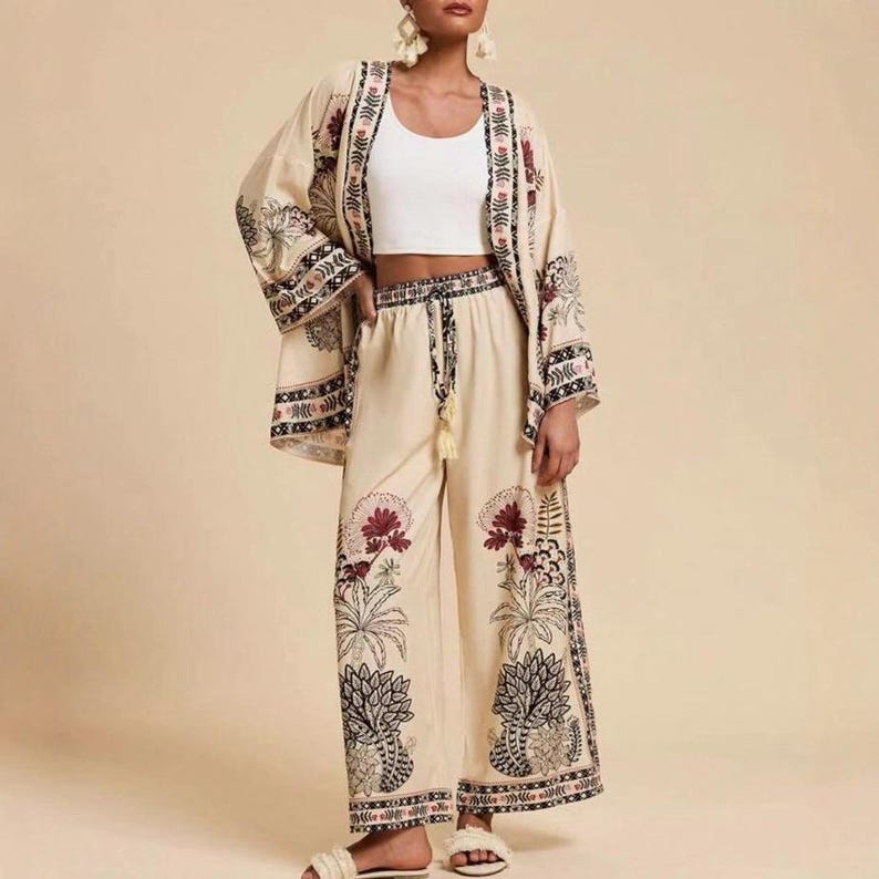 Boho mönstrad kimonokofta med vida byxor | 2-delad blommig loungeoutfit för kvinnor Light Grey