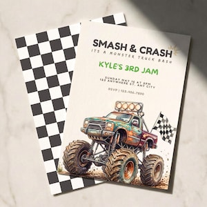 Może przedstawiać: Zaproszenie na imprezę z grafiką monster trucka. Na zaproszeniu widnieje napis "SMASH & CRASH ITS A MONSTER TRUCK BASH" i "KYLE'S 3RD JAM". Tył zaproszenia ma czarno-biały wzór w szachownicę.