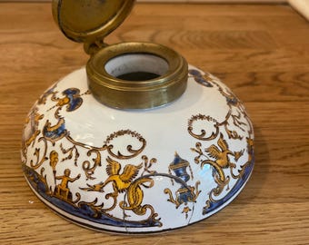 Kałamarz porcelanowy w stylu vintage, mosiężna pokrywka, akcesorium na biurko w stylu Capodimonte, kałamarz w kolorze niebiesko-złotym z motywem aniołka