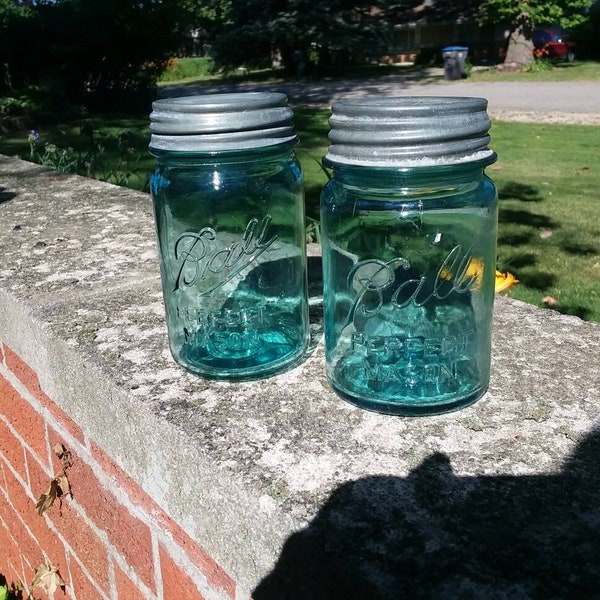 Vintage Blue Ball Perfect Mason PINT Canning Jars With Ball Zinc Lids, Weddings, Storage, Lighting, Crafts
