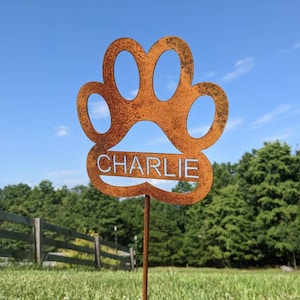 Dog Garden Stake with Heart and Paw Personalized Pet Memorial| Metal Garden Stake| Dog Remembrance| Pet Loss Memorial| Pet Loss| dog tag