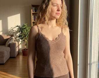 Cami-top van kasjmier | Luxe gebreide tanktop | Geschulpt hemdje met V-hals | Zacht zomerbreisel | Top met verstelbare riem | Premium kasjmier