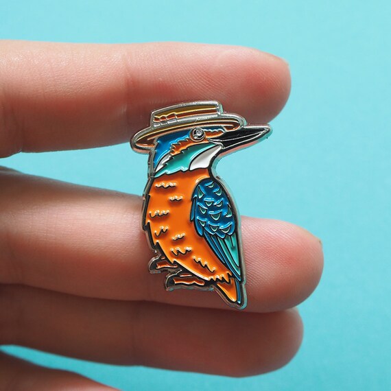 Kingfisher Enamel Pin Badge - Birds in Hats King Fisher in A Boater Pin Badge, Lapel Badge, Hat Pin, Bird Pin, Eurasian Kingfisher