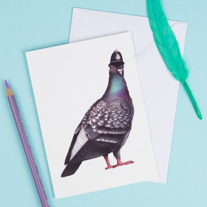 Le Pigeon dans casque un policier : A6 oiseaux en carte de voeux de chapeaux
