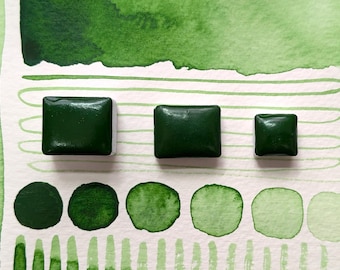 Sap green: foliage green handmade watercolour paint made with vegan watercolor binder, in tribute to the historic colour. Half & quarter pan