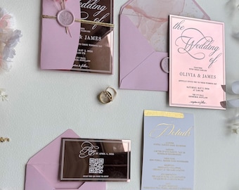Juego de invitaciones de boda en acrílico color oro rosa con efecto espejo: diseño elegante y personalizado.