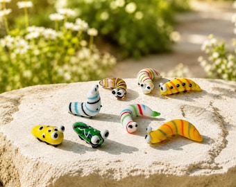 Figura de oruga de vidrio soplado a mano, artículos de fantasía para jardines de hadas, lindo regalo para amantes de los insectos, decoración para macetas, regalo de cumpleaños para jardineros.