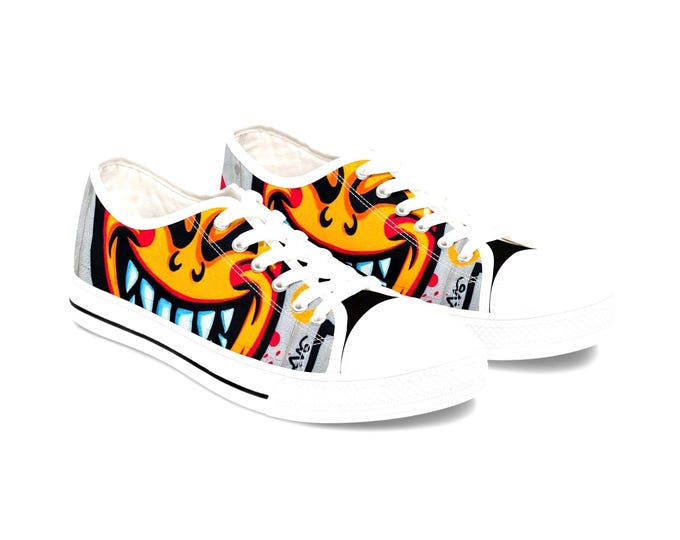Evil Smile Graffiti Emoji Face Women's Low Top Sneakers | Street Art Graffiti Print