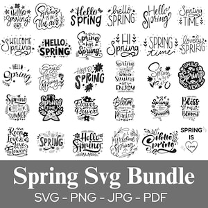 Może przedstawiać: Kolekcja czarno-białych wzorów SVG o tematyce wiosennej. Projekty zawierają frazy takie jak "Hello Spring", "Spring is in the air" i "Welcome Spring". Obraz zawiera również tekst "Spring Svg Bundle" oraz informacje o typie pliku.