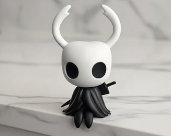 Statuetta di Hollow Knight seduto – Simpatica mini statuetta di cavaliere / Ornamento da scrivania, Decorazione per postazione gaming, Regalo per fan di giochi indie, Oggetto da collezione di Hallownest