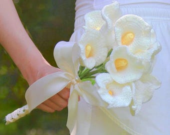 Handgemachter gehäkelter Calla-Lilienstrauß - weiße Blumen, Hochzeit, Brautparty oder Wohndekor, individuelles handgemachtes Geschenk