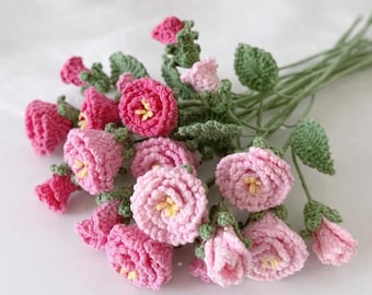 Handgestrickter Rosen-Blumenstrauß, Garn-Blumenarrangement, Wohnkultur-Geschenk