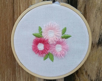 UND FLOWER RAISED EMBROIDERY TOPグリーン Ameri（アメリ）の「UND FLOWER RAISED EMBROIDERY TOP