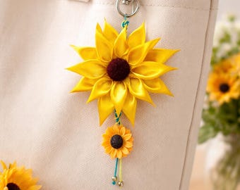 Handmade Sunflower Keychain, Yellow Floral Bag Charm, Summer Accessory/ gift for mum