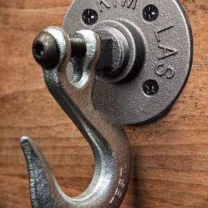 Gancho de pared industrial de metal – Gancho de hierro resistente para abrigos, gancho rústico de tubería, decoración vintage para taller, gancho para garaje, organizador de entrada