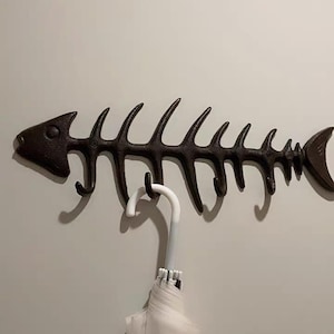 Crochet mural en os de poisson – Patère en fonte, décoration nautique rustique, organisateur d'entrée robuste, crochet mural pour maison de plage