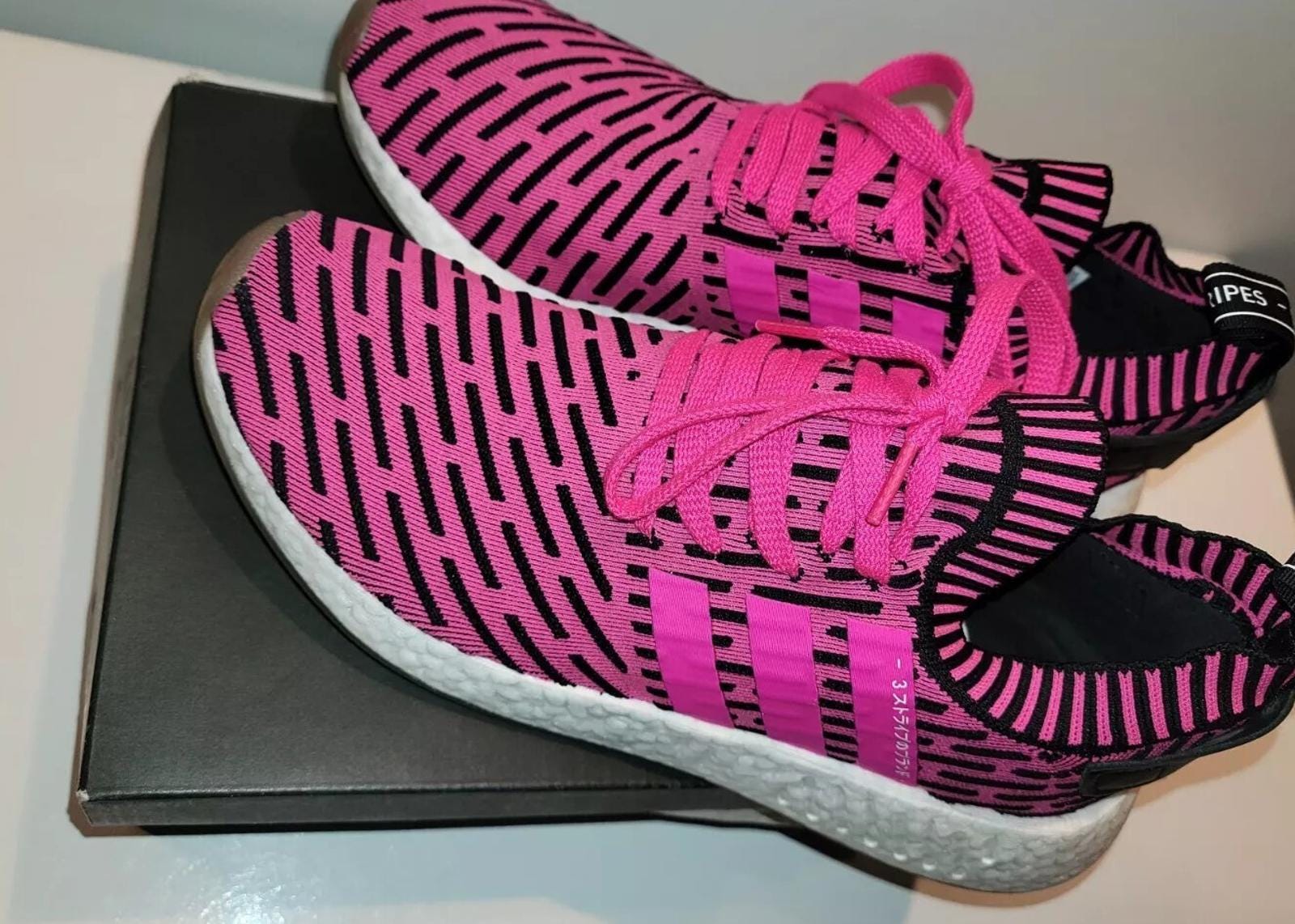 nmd r2 japan shock pink
