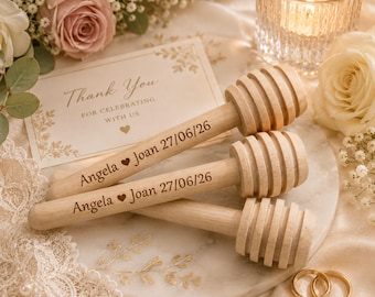 Cucharón de miel de madera personalizado, recuerdo de boda, agitador de miel grabado a medida, regalo rústico para invitados de boda, recuerdo para despedida de soltera
