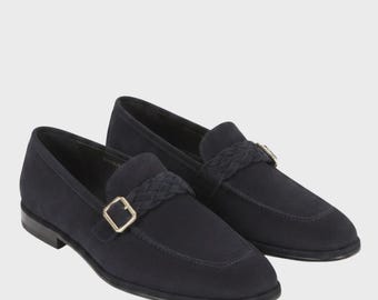 Mocassini da uomo di lusso in camoscio con fibbia, stile italiano.