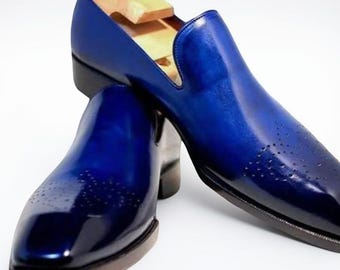 Nuove scarpe eleganti da uomo fatte a mano in pelle sfumata blu e nera