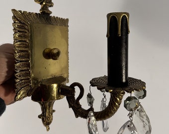 Vintage retro Hollywood Regency brass sconce light fixtures w/ prisms