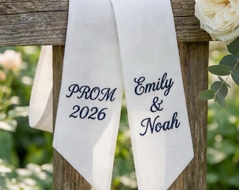 Gesticktes Blumenstrauß-Band, personalisierte Monogramm-Hochzeitsstrauß-Schärpe, benutzerdefinierte gestickte Blumenstrauß-Verpackung, Abschlussball-Blumenstrauß-Bogen