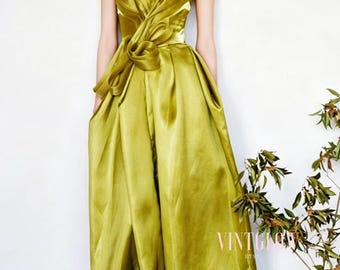 Vestido de noite amarelo personalizado sem alças em cetim para noivas, ideal para casamentos formais e festas.