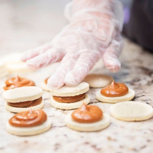 ALFAJORES Winner of SUMAQ Peruvian Food Festival 2023/ 12 units ORIGINAL /hard boxes) dulce de leche, maicena, chocolate, soft alfajor