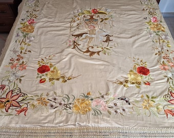 Antique French Silk Bedspread 1900s Hand Embroidered Cherub Putti Flower Garland Silk Damask Scalloped Edge Trousseau Victorian Era Bedding