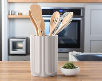Modern kitchen utensil holder – ribbed design | Minimalist kitchen organization