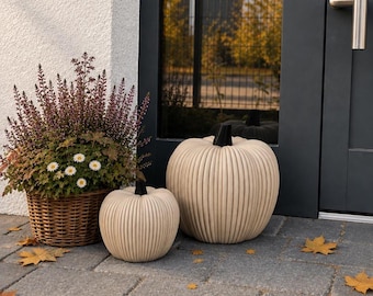 Moderner Kürbis für den Garten | Minimalistische Herbstdeko in beige |  Halloween | Cozy Deko Herbst  Gartendeko |Kürbisdeko Skandilook