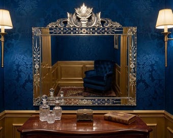 Handgefertigter Luxus Spiegel mit Royal Venezianische Krone - Floral geätztes Vintage Antik Statement Dekor