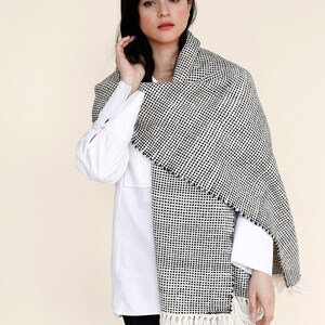 Handwoven wrap merino Wool, Black and White organic shawl image 3