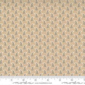 Puede incluir: Tela beige con un patrón repetido de formas de hojas grises y blancas. Una regla está a lo largo del borde inferior. El logotipo y el sitio web de Moda Fabrics son visibles.