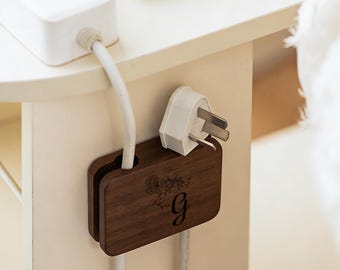 Personalized Wooden Plug Holder – No Drill Cable Organizer, Adhesive Power Plug Hook, Kitchen Appliance Cord Storage