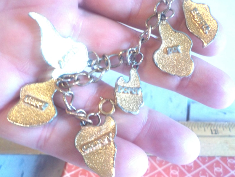 gold toned Vintage Seven Dwarfs charm bracelet shabby Snow white