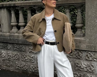 Damen Beige Wildleder Crop Jacke Schaffell Ledermantel, Vintage 90er Jahre Stil Slim Fit Herbst Streetwear Jacke für Damen