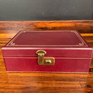 Vintage MCM Mele Fifth Ave New York Burgundy Leatherette Locking Jewelry Box