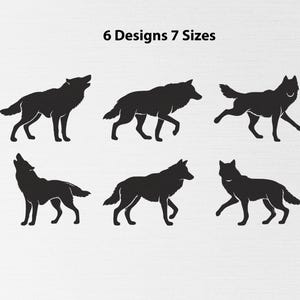 Op de afbeelding: Zwarte silhouetten van wolven in diverse houdingen, met de tekst "6 Designs 7 Sizes". De afbeelding toont wolven in verschillende posities, waaronder huilend en lopend, voor diverse designopties.