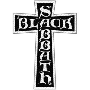 Könnte beinhalten: Ein kreuzförmiges Grafikdesign mit dem Text BLACK SABBATH in weißer, stilisierter Schrift. Der Hintergrund des Kreuzes ist schwarz mit einem dezenten weißen Punktmuster, und die gesamte Form ist mit einem weißen Rand versehen.
