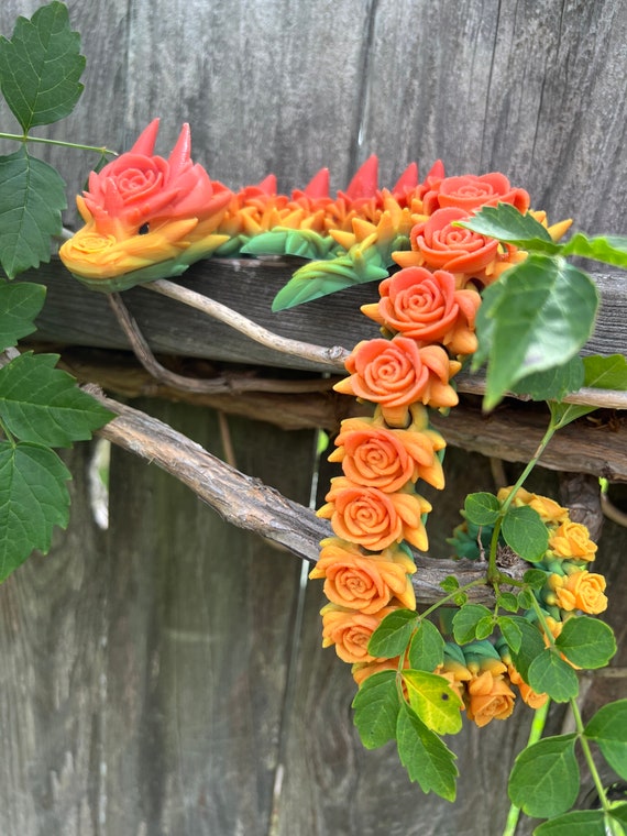 Rose Dragon Fidget - Articulated Floral Dragon Toy With Roses & Thorns -  Made to Order